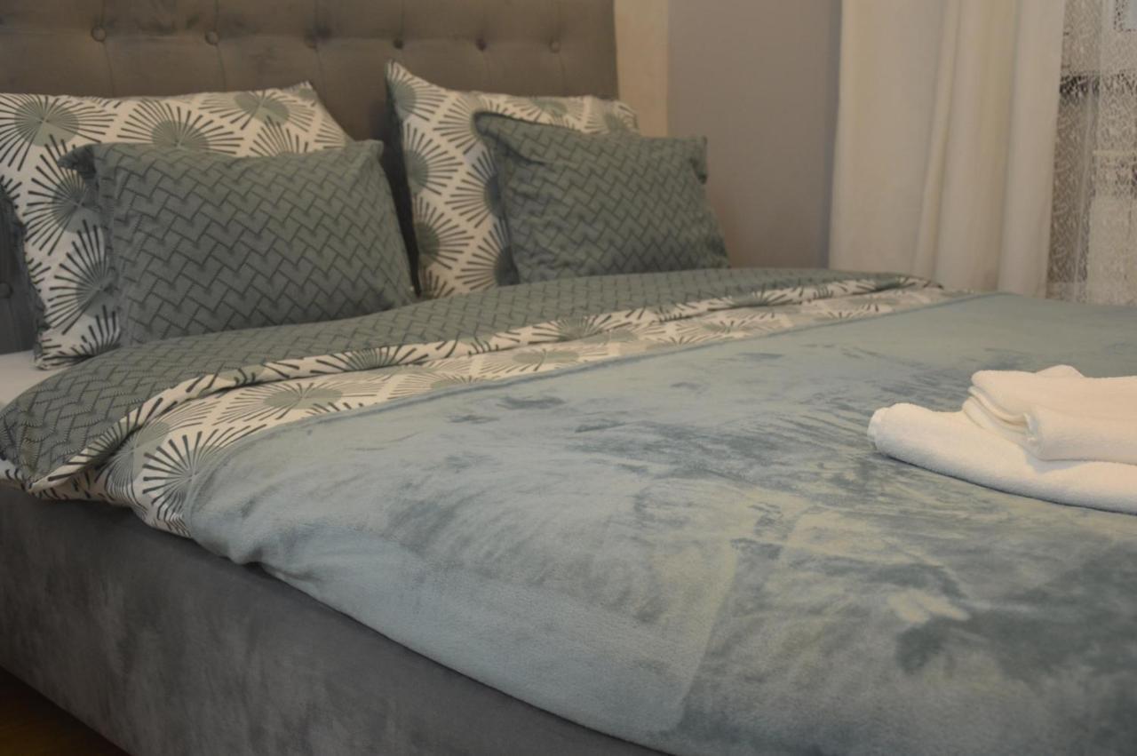 Teodora Lux Apartman Free Privat Parking Apartamento Novi Sad Exterior foto
