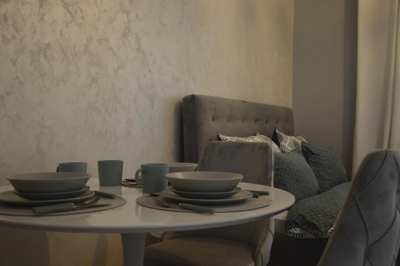 Teodora Lux Apartman Free Privat Parking Apartamento Novi Sad Exterior foto